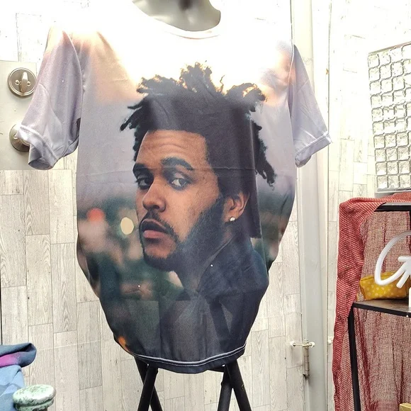 The Weeknd Graphic Print Men's T-Shirt - Picture 1 of 3